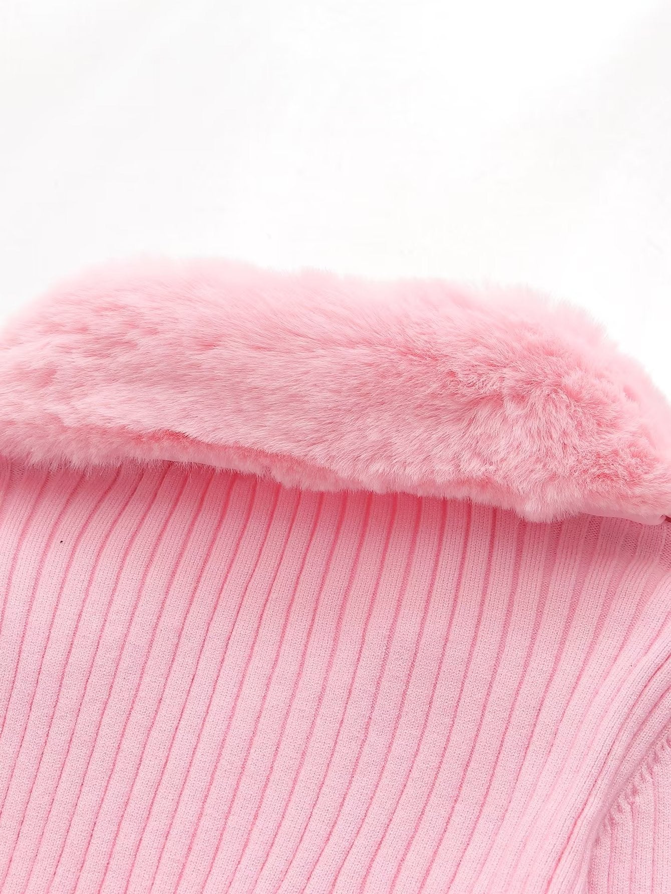 PINKY CARDIGAN MIT PELZ KRAGEN