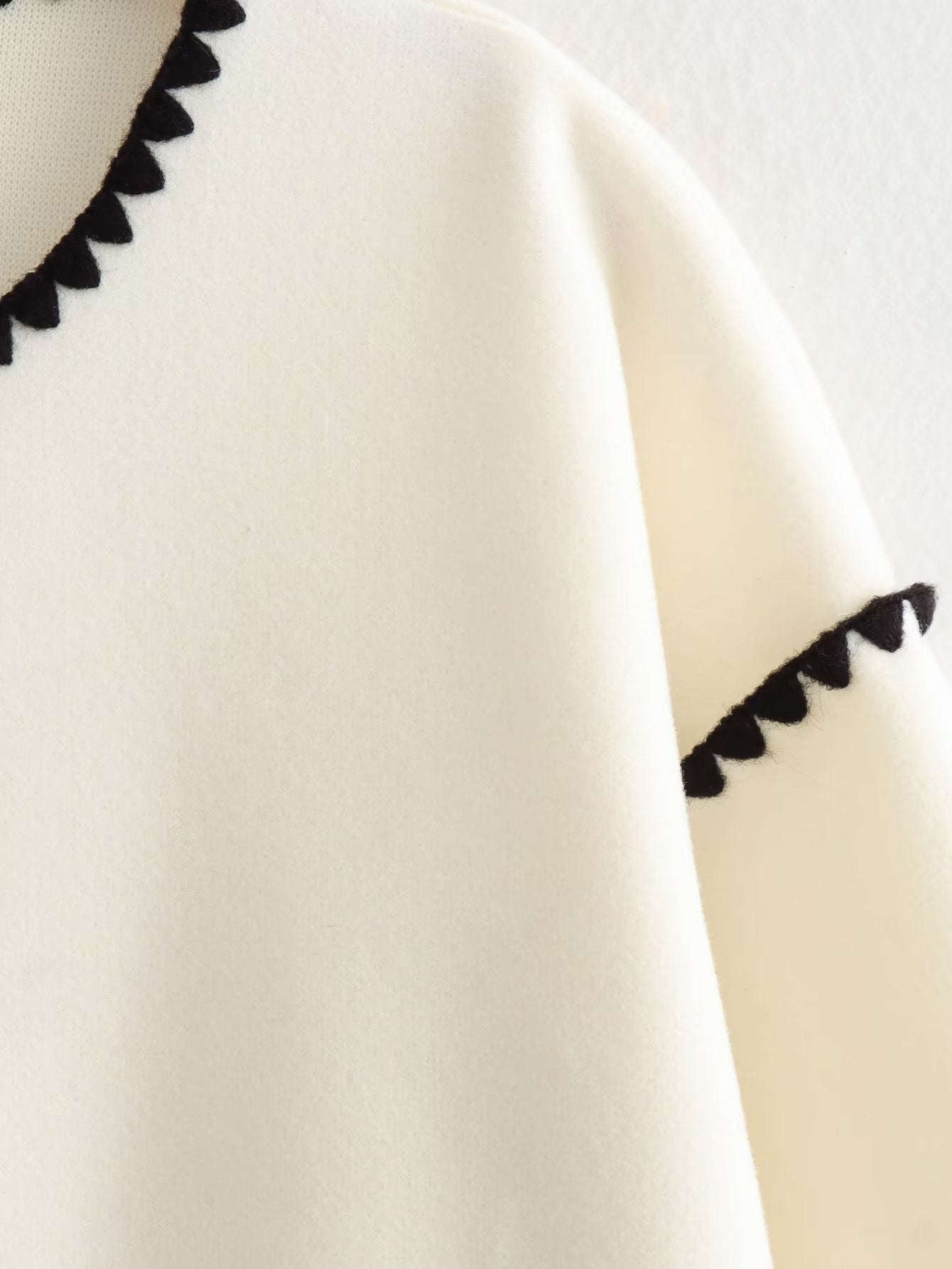 OFF WHITE STRICKJACKE